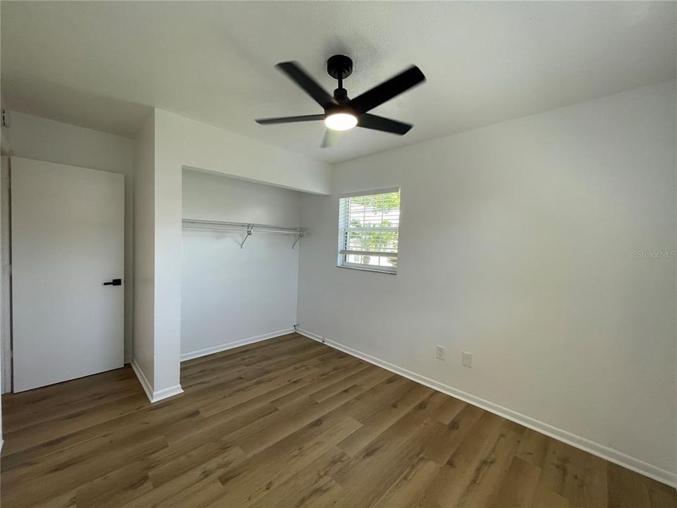 Active With Contract: $1,650 (3 beds, 1 baths, 924 Square Feet)