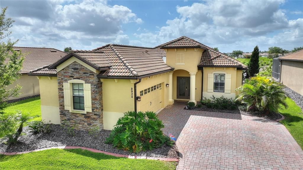 Active With Contract: $459,000 (3 beds, 2 baths, 1903 Square Feet)