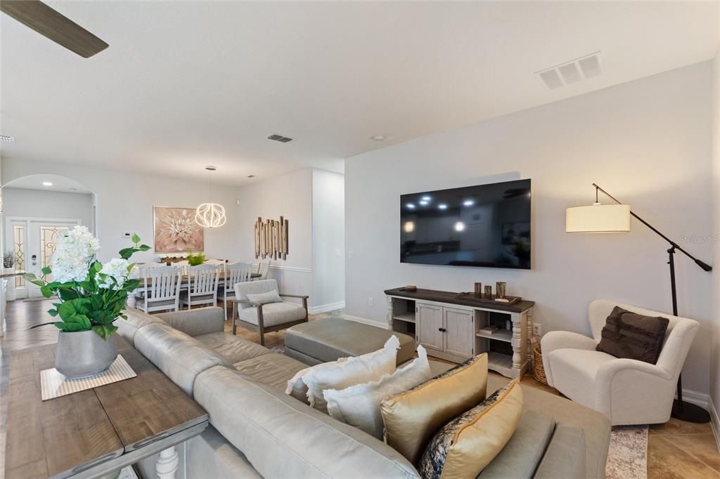 Active With Contract: $459,000 (3 beds, 2 baths, 1903 Square Feet)