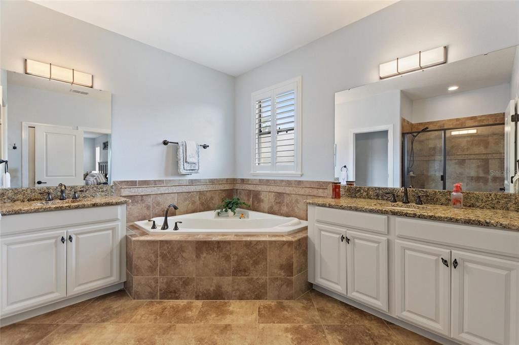 Active With Contract: $459,000 (3 beds, 2 baths, 1903 Square Feet)