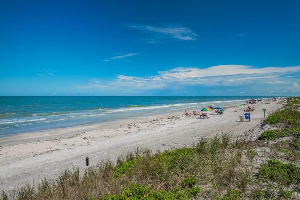 For Sale: $899,000 (0.23 acres)