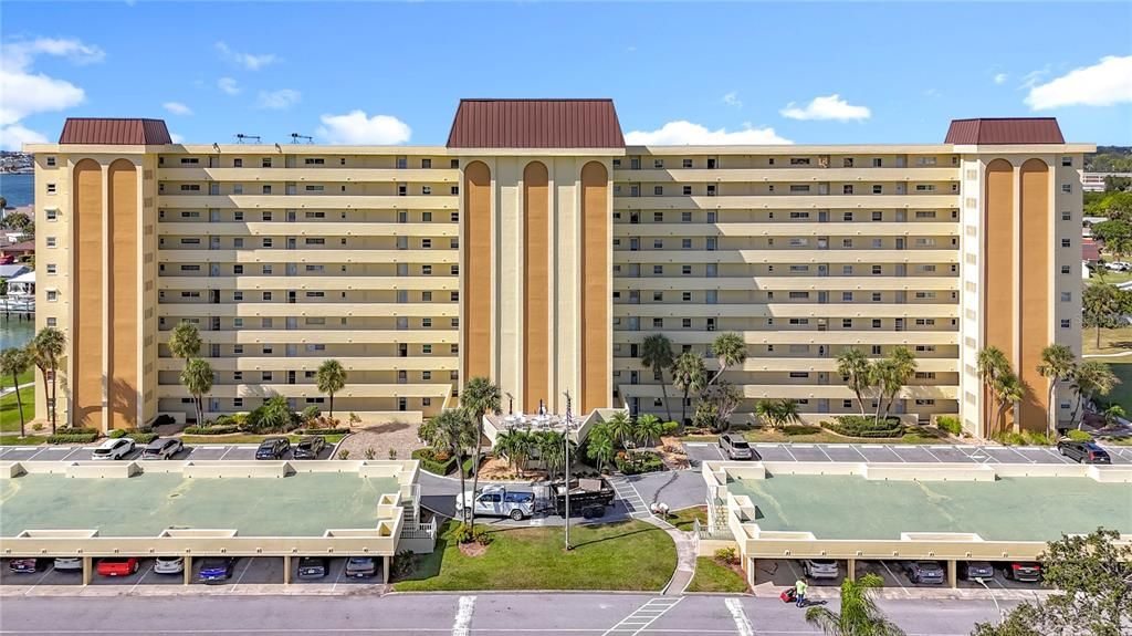 На продажу: $240,000 (2 спален, 2 ванн, 1040 Квадратных фут)