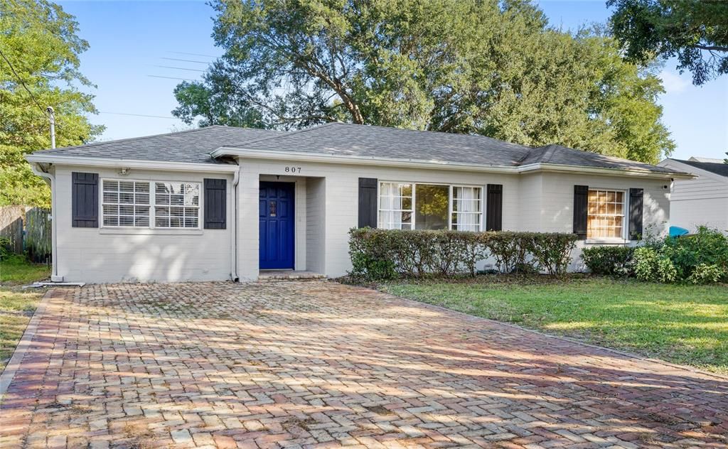 For Sale: $575,000 (3 beds, 2 baths, 1594 Square Feet)