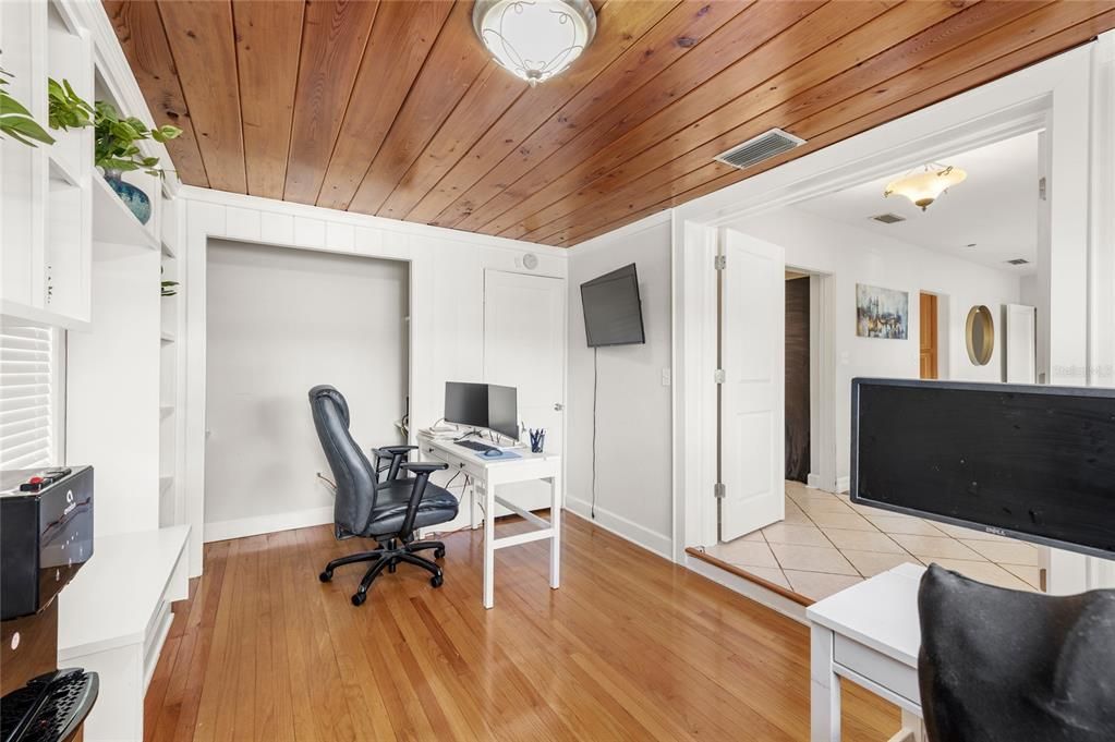 For Sale: $575,000 (3 beds, 2 baths, 1594 Square Feet)