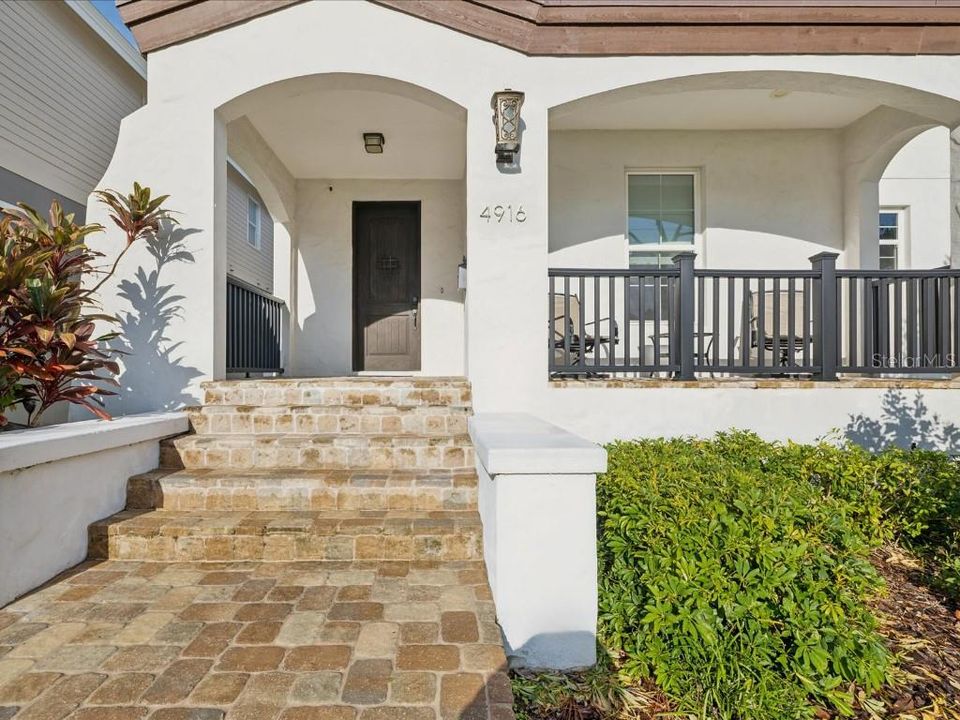 En Venta: $1,225,000 (5 camas, 3 baños, 2748 Pies cuadrados)