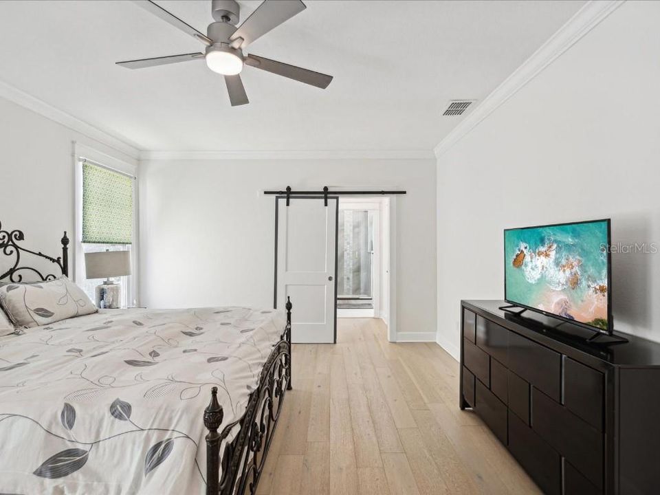 En Venta: $1,225,000 (5 camas, 3 baños, 2748 Pies cuadrados)