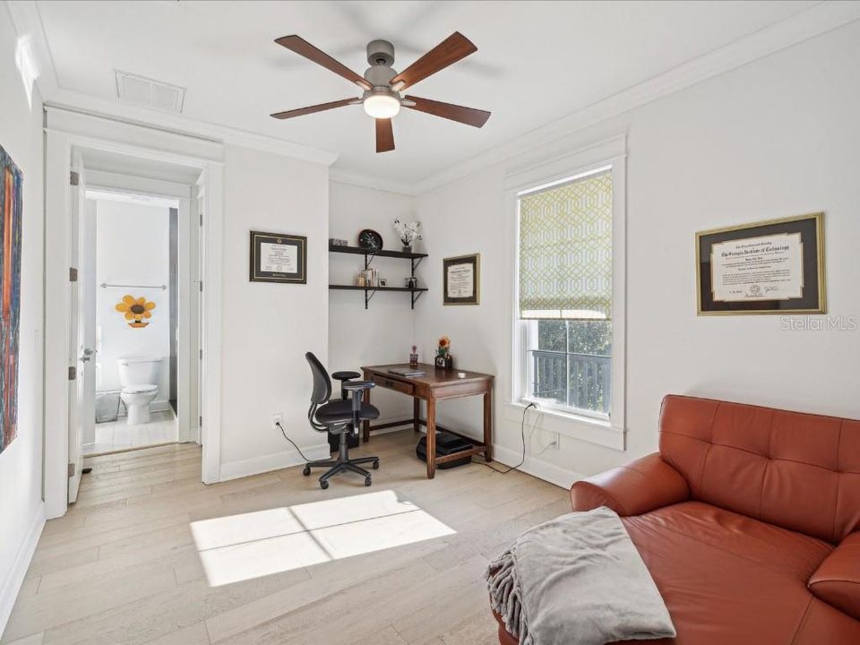 En Venta: $1,225,000 (5 camas, 3 baños, 2748 Pies cuadrados)