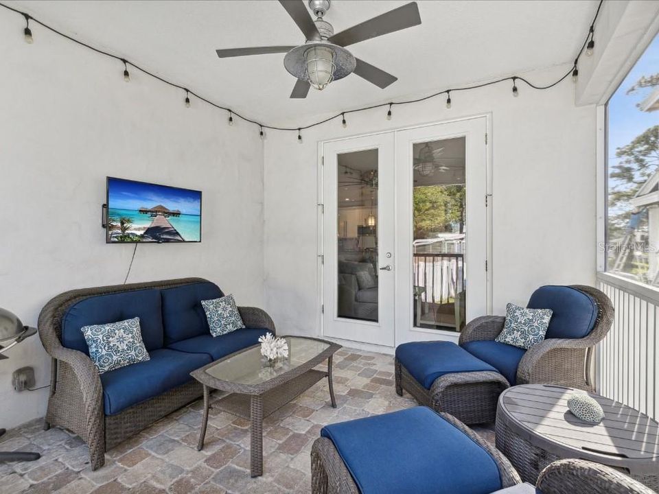 En Venta: $1,225,000 (5 camas, 3 baños, 2748 Pies cuadrados)