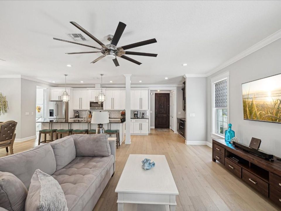 En Venta: $1,225,000 (5 camas, 3 baños, 2748 Pies cuadrados)