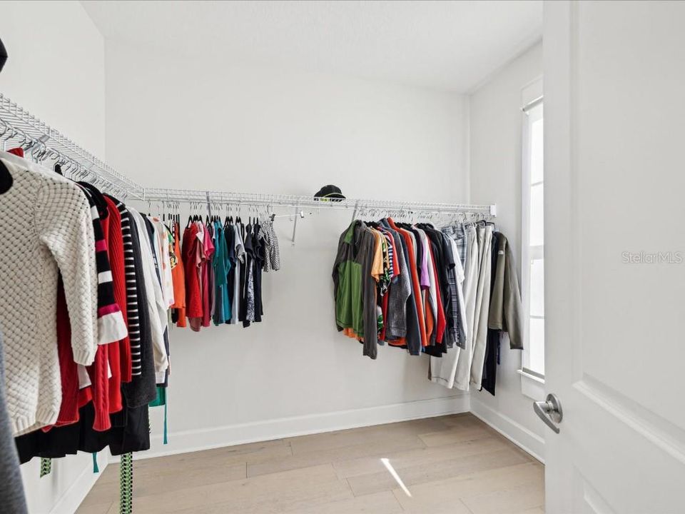 En Venta: $1,225,000 (5 camas, 3 baños, 2748 Pies cuadrados)