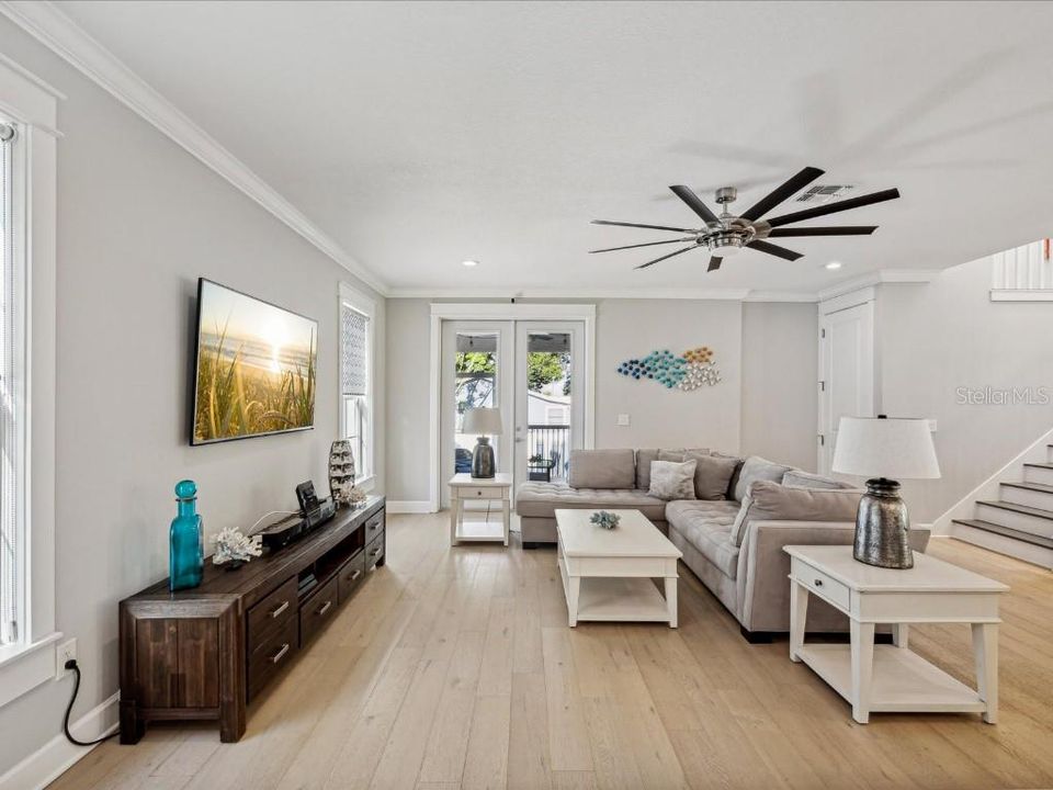 En Venta: $1,225,000 (5 camas, 3 baños, 2748 Pies cuadrados)