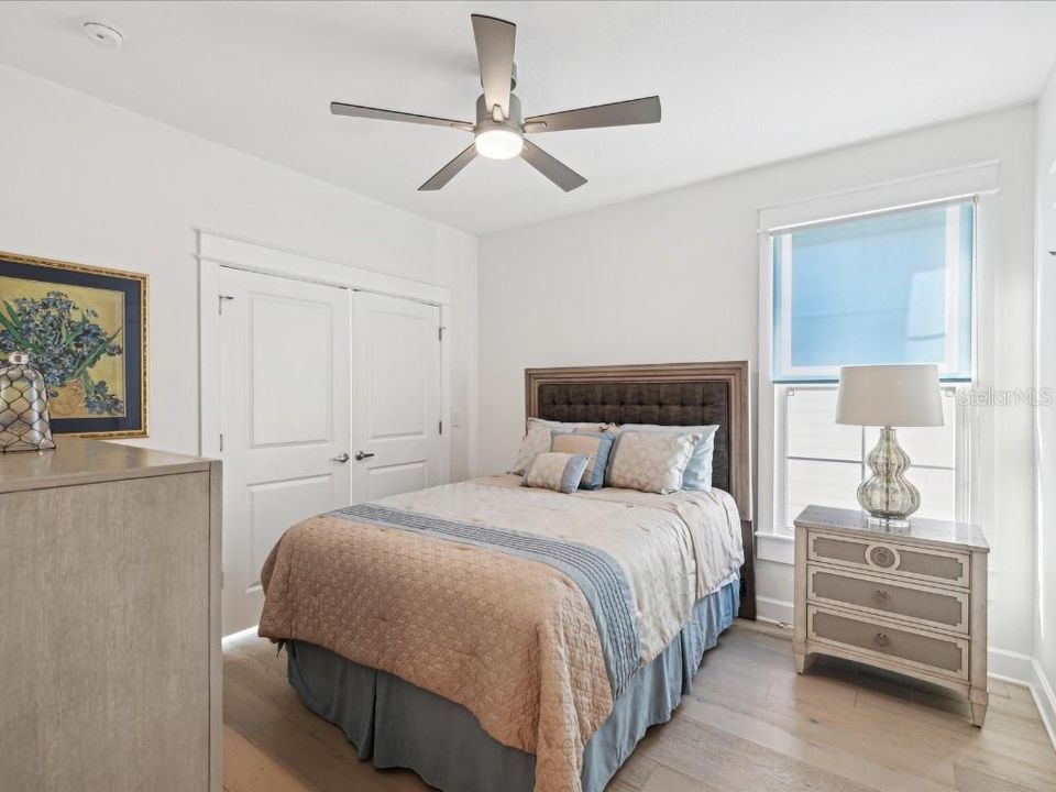 En Venta: $1,225,000 (5 camas, 3 baños, 2748 Pies cuadrados)