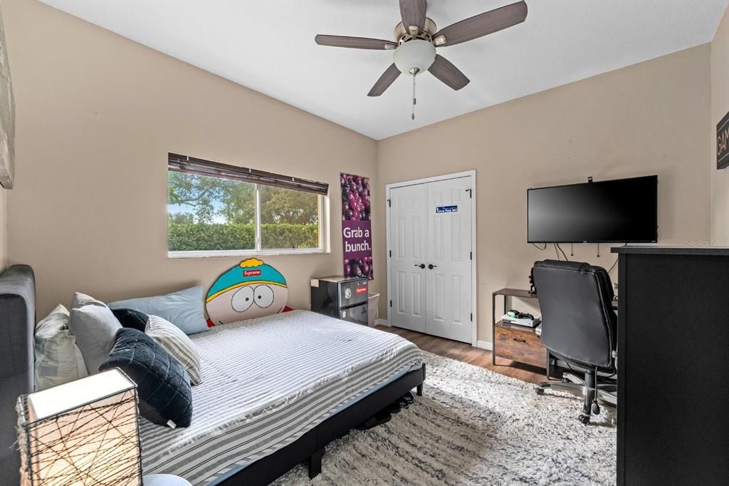 En Venta: $714,900 (4 camas, 3 baños, 2529 Pies cuadrados)