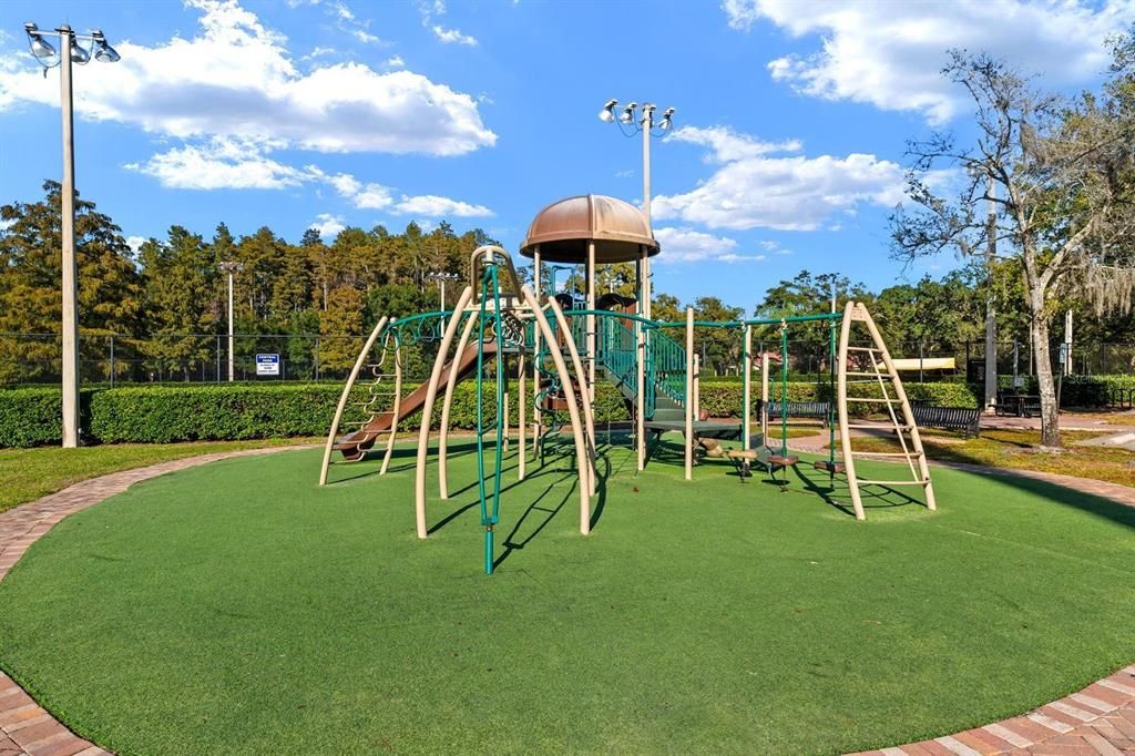 En Venta: $714,900 (4 camas, 3 baños, 2529 Pies cuadrados)