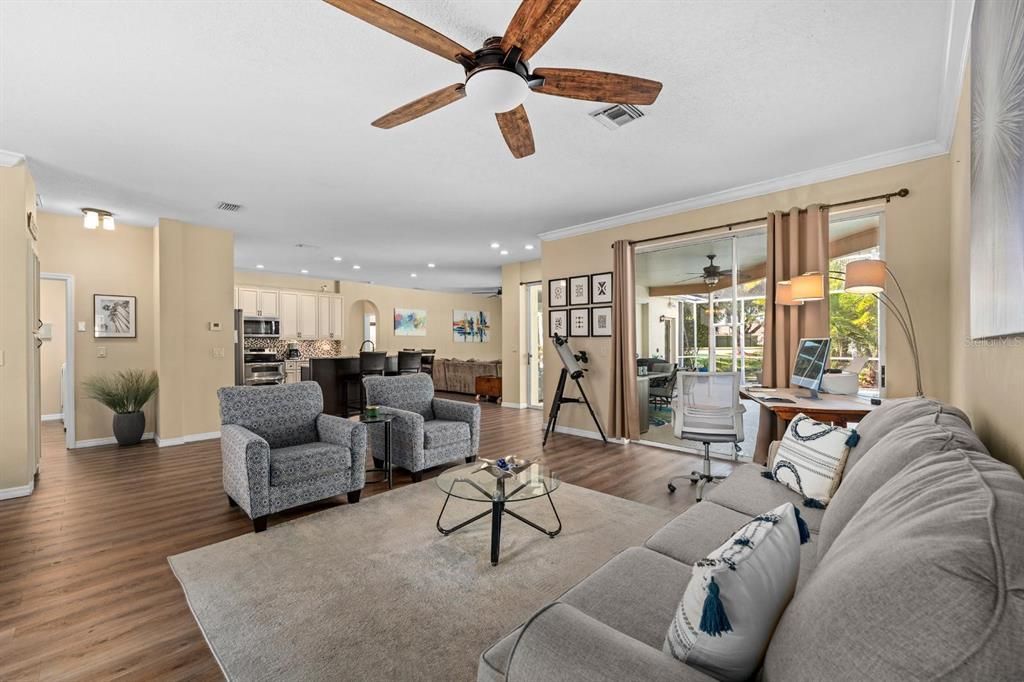 En Venta: $714,900 (4 camas, 3 baños, 2529 Pies cuadrados)