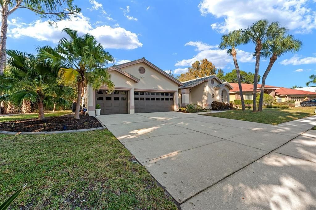 En Venta: $714,900 (4 camas, 3 baños, 2529 Pies cuadrados)