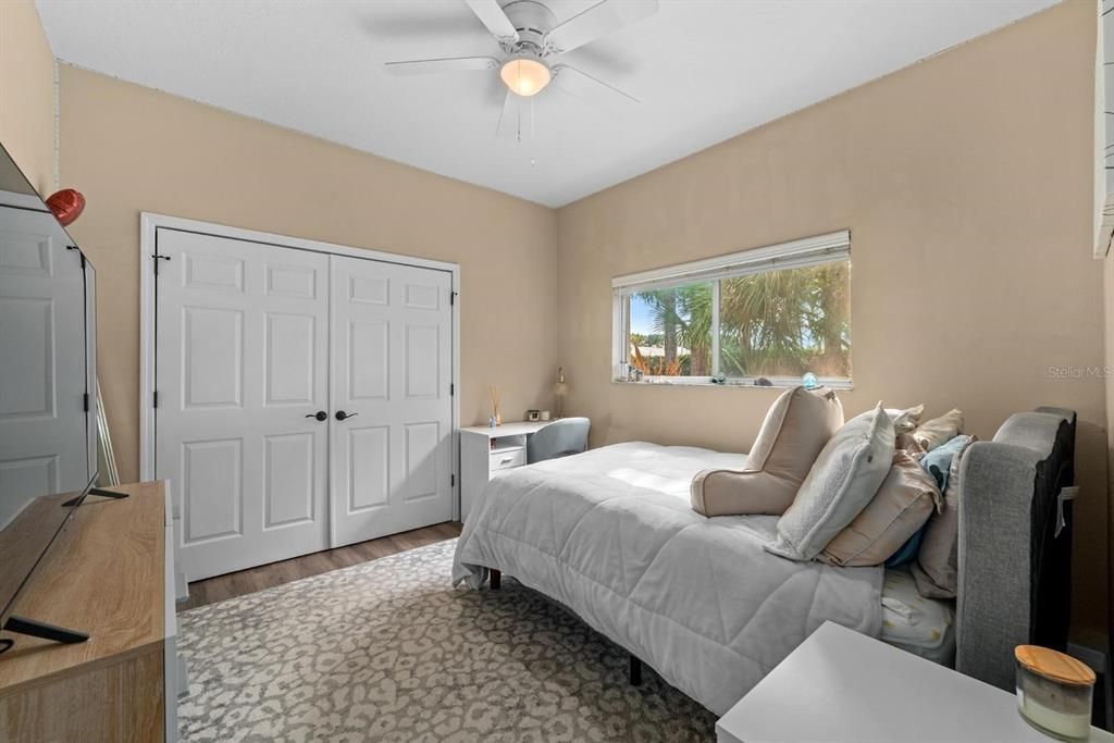 En Venta: $714,900 (4 camas, 3 baños, 2529 Pies cuadrados)