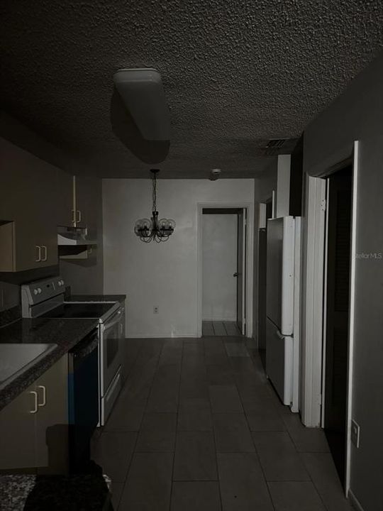 出租: $1,450 (1 贝兹, 1 浴室, 840 平方英尺)