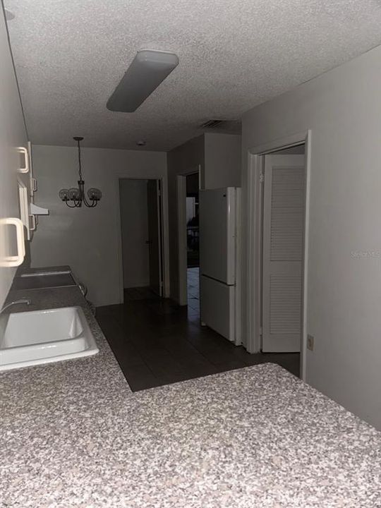 出租: $1,450 (1 贝兹, 1 浴室, 840 平方英尺)