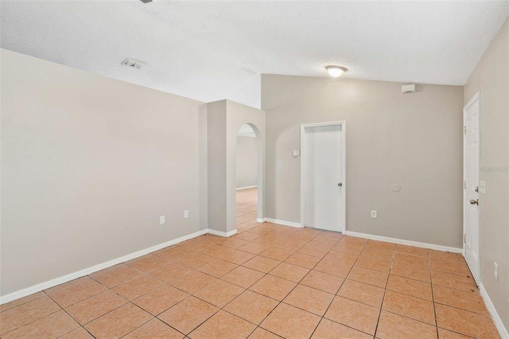 На продажу: $240,000 (3 спален, 2 ванн, 1505 Квадратных фут)