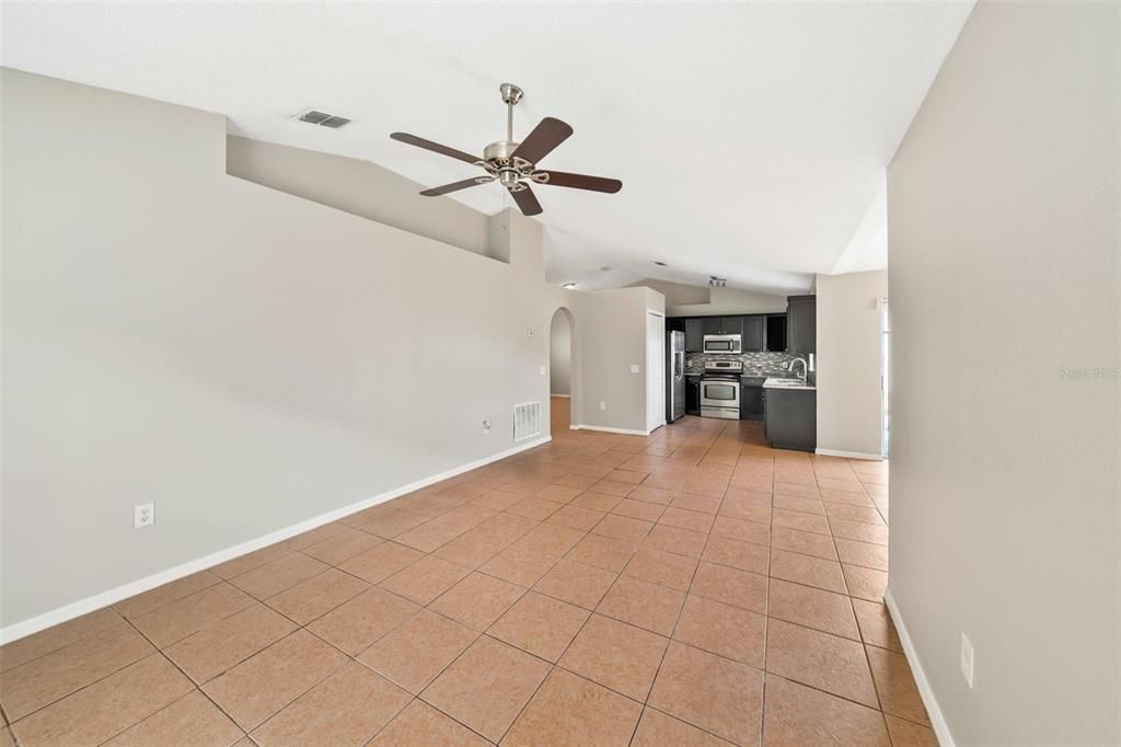 На продажу: $240,000 (3 спален, 2 ванн, 1505 Квадратных фут)