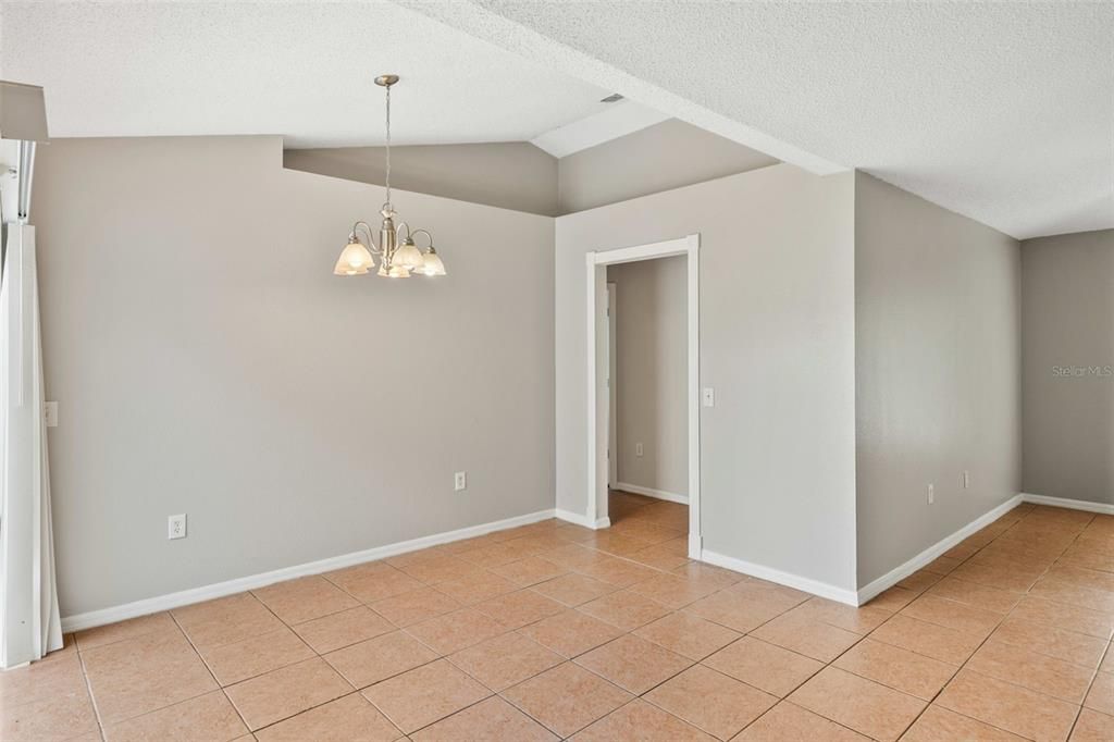 На продажу: $240,000 (3 спален, 2 ванн, 1505 Квадратных фут)