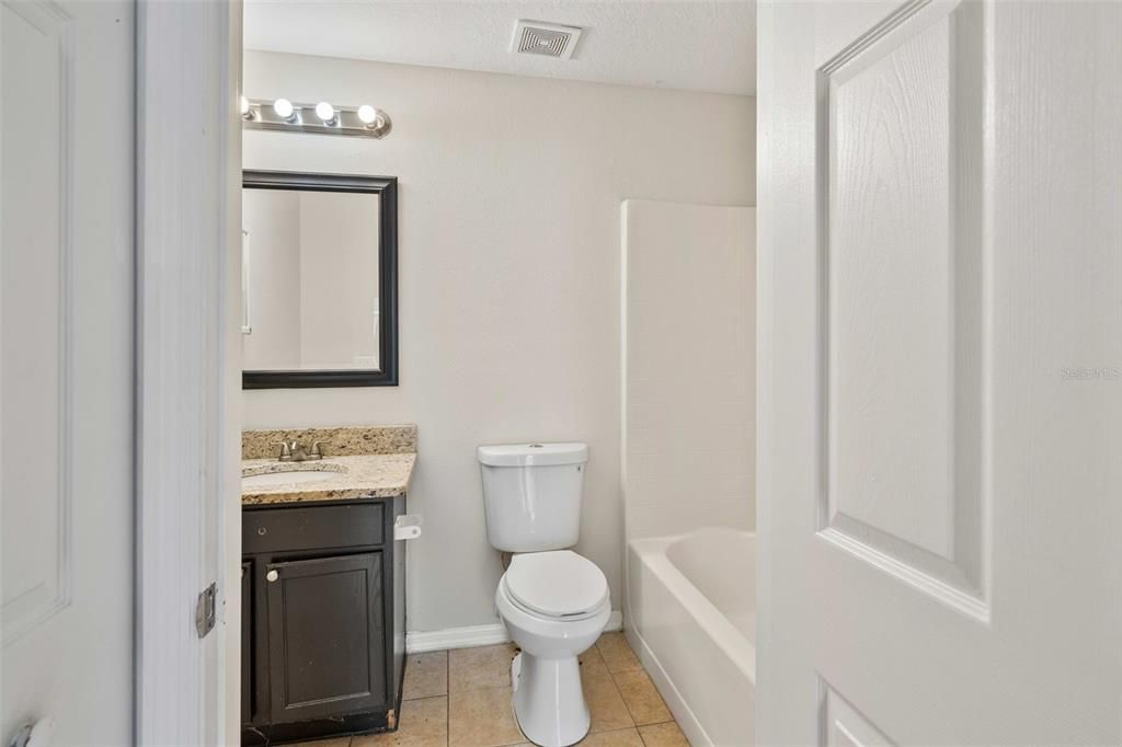 На продажу: $240,000 (3 спален, 2 ванн, 1505 Квадратных фут)