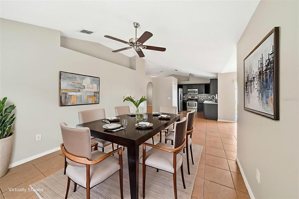 На продажу: $240,000 (3 спален, 2 ванн, 1505 Квадратных фут)