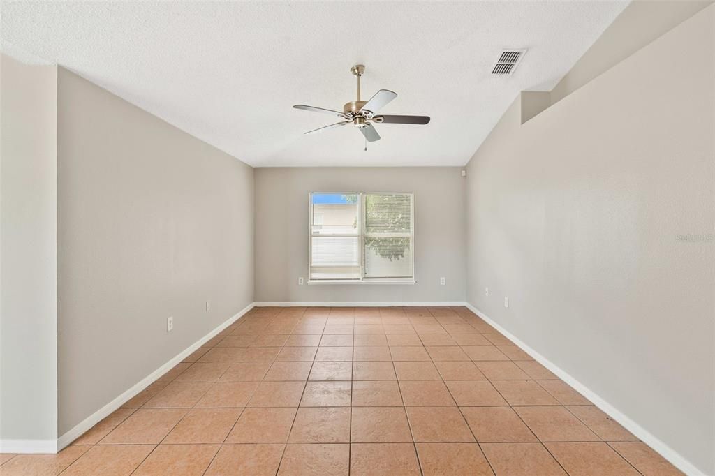 На продажу: $240,000 (3 спален, 2 ванн, 1505 Квадратных фут)