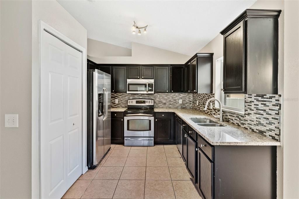 На продажу: $240,000 (3 спален, 2 ванн, 1505 Квадратных фут)