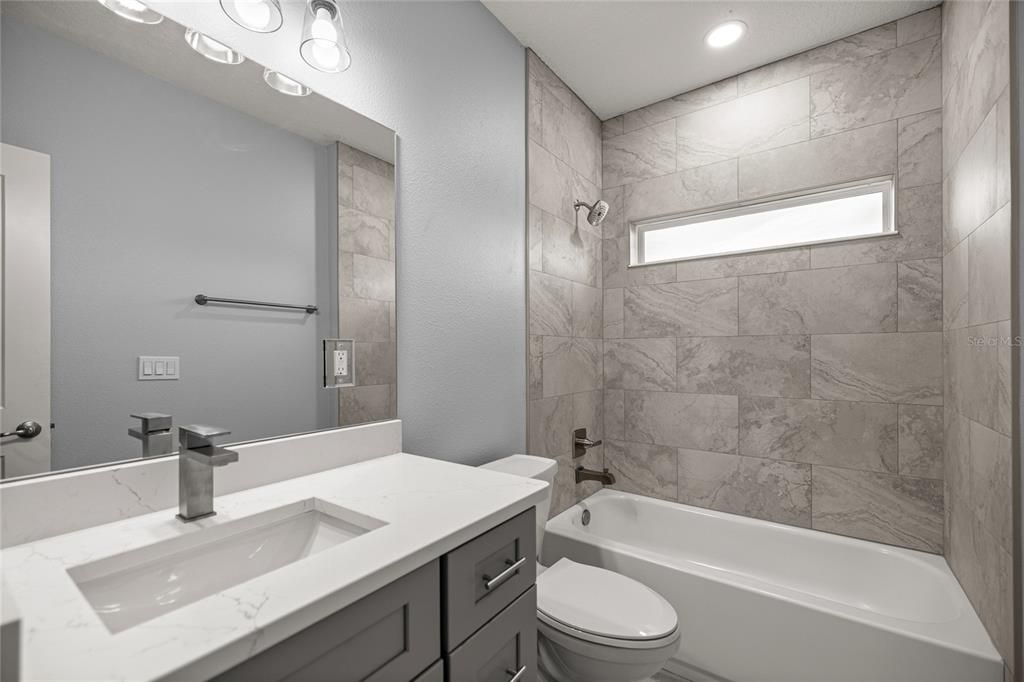 En Venta: $463,000 (3 camas, 2 baños, 2111 Pies cuadrados)