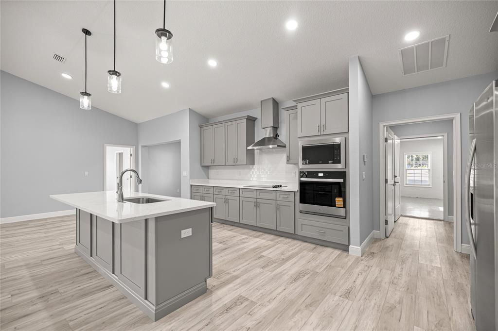 En Venta: $463,000 (3 camas, 2 baños, 2111 Pies cuadrados)