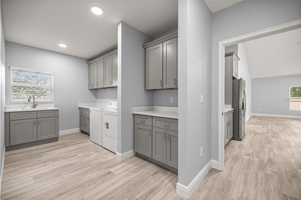 En Venta: $463,000 (3 camas, 2 baños, 2111 Pies cuadrados)