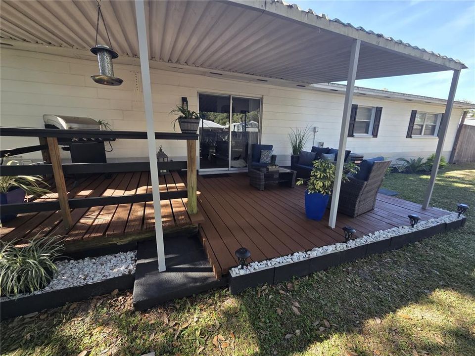 For Sale: $320,000 (3 beds, 2 baths, 1356 Square Feet)