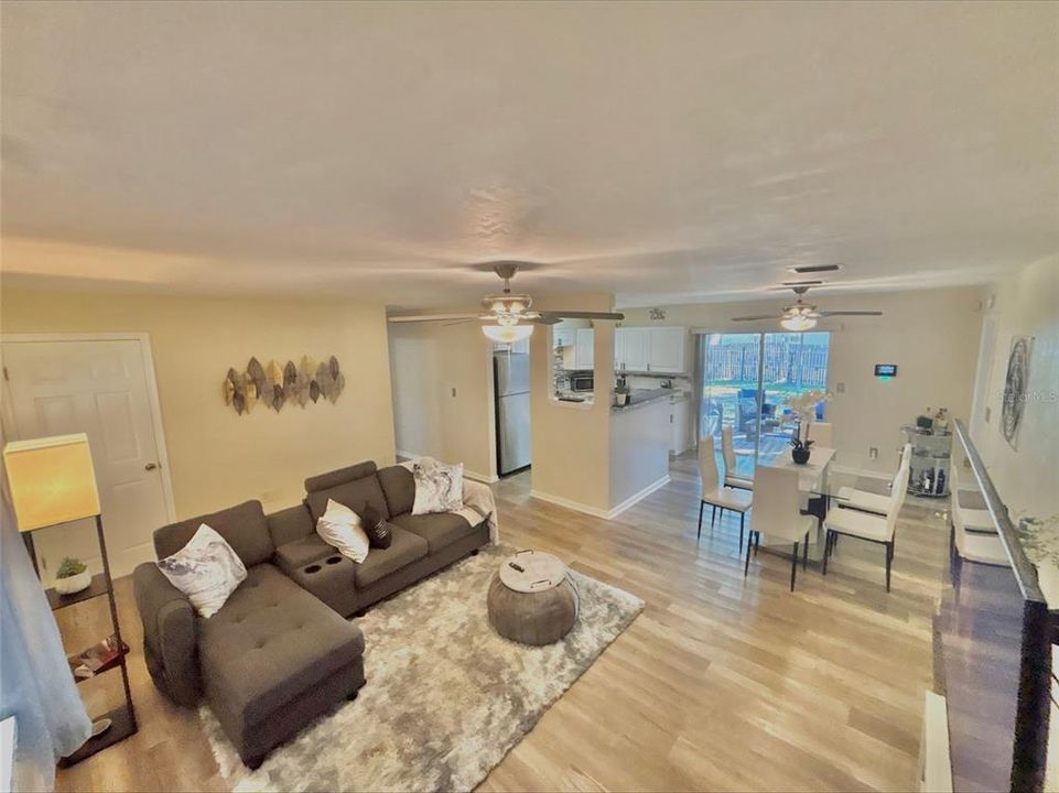 For Sale: $320,000 (3 beds, 2 baths, 1356 Square Feet)