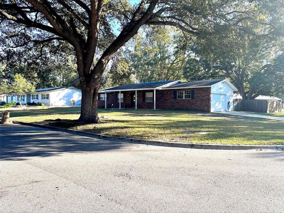 For Sale: $320,000 (3 beds, 2 baths, 1356 Square Feet)