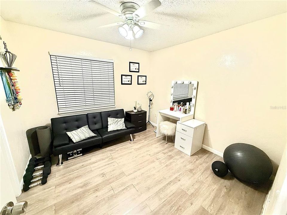 For Sale: $320,000 (3 beds, 2 baths, 1356 Square Feet)