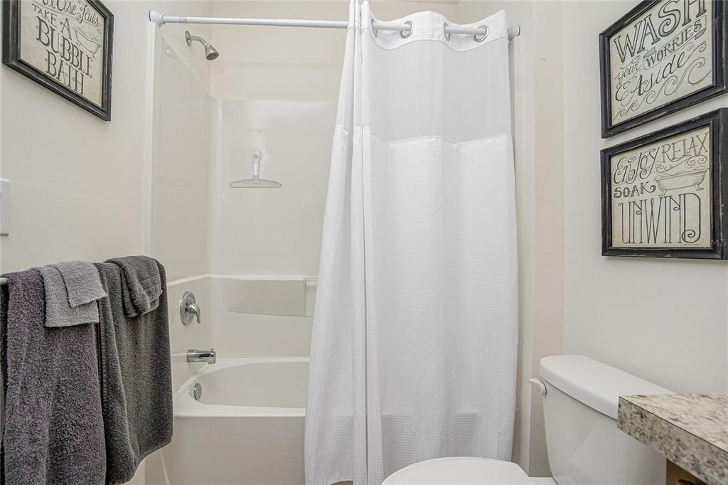 For Sale: $300,000 (2 beds, 2 baths, 1510 Square Feet)