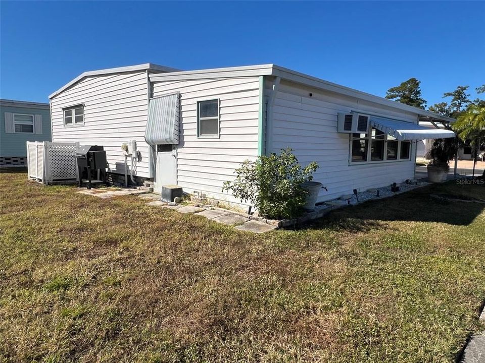 待售: $109,900 (2 贝兹, 2 浴室, 1000 平方英尺)