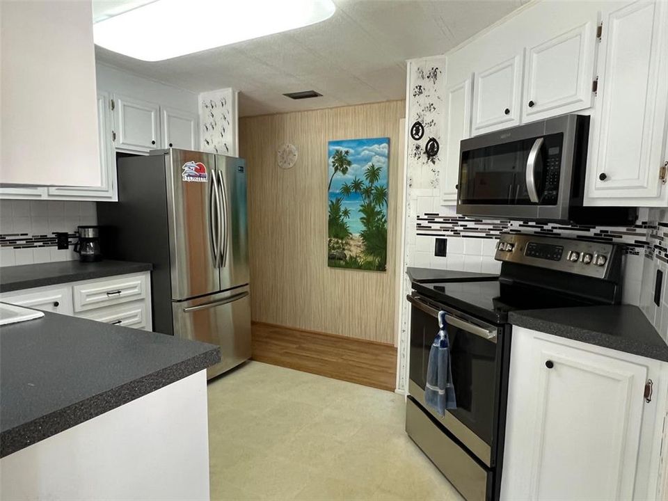 待售: $109,900 (2 贝兹, 2 浴室, 1000 平方英尺)