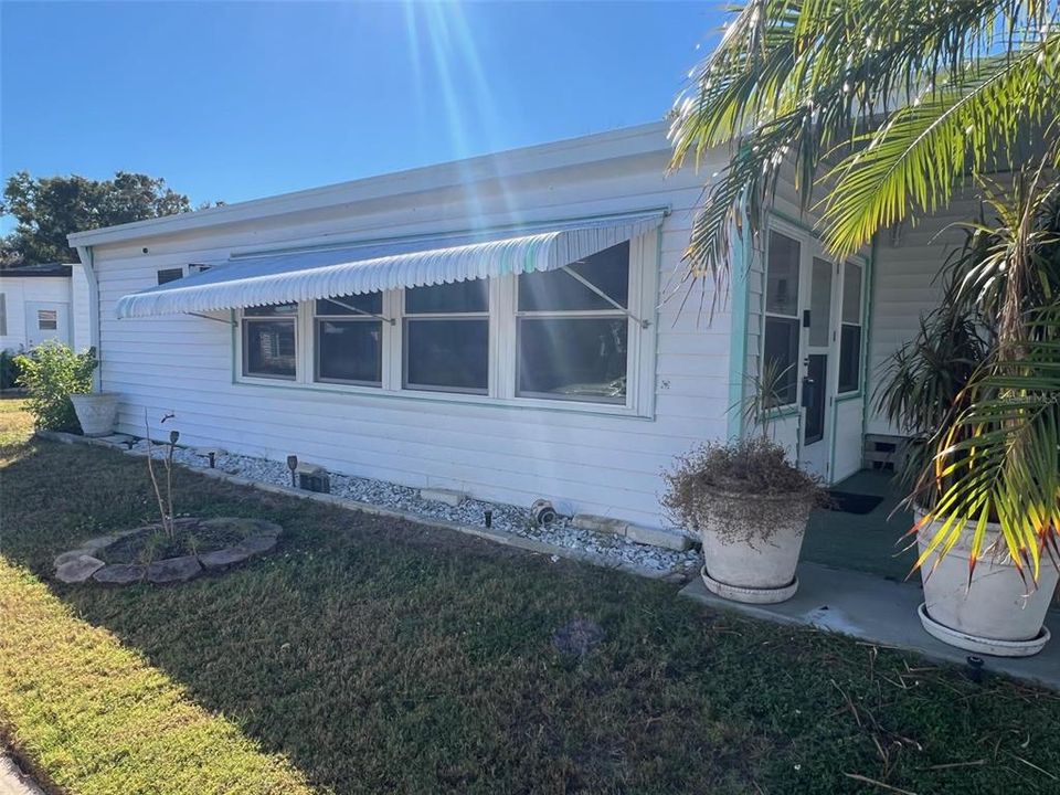 待售: $109,900 (2 贝兹, 2 浴室, 1000 平方英尺)