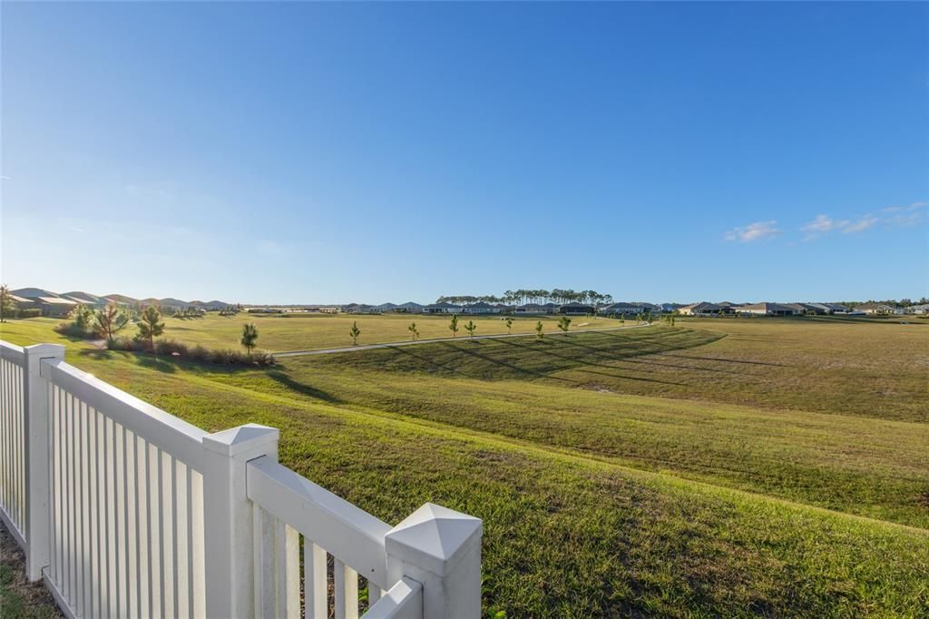 Activo con contrato: $529,000 (3 camas, 3 baños, 2307 Pies cuadrados)