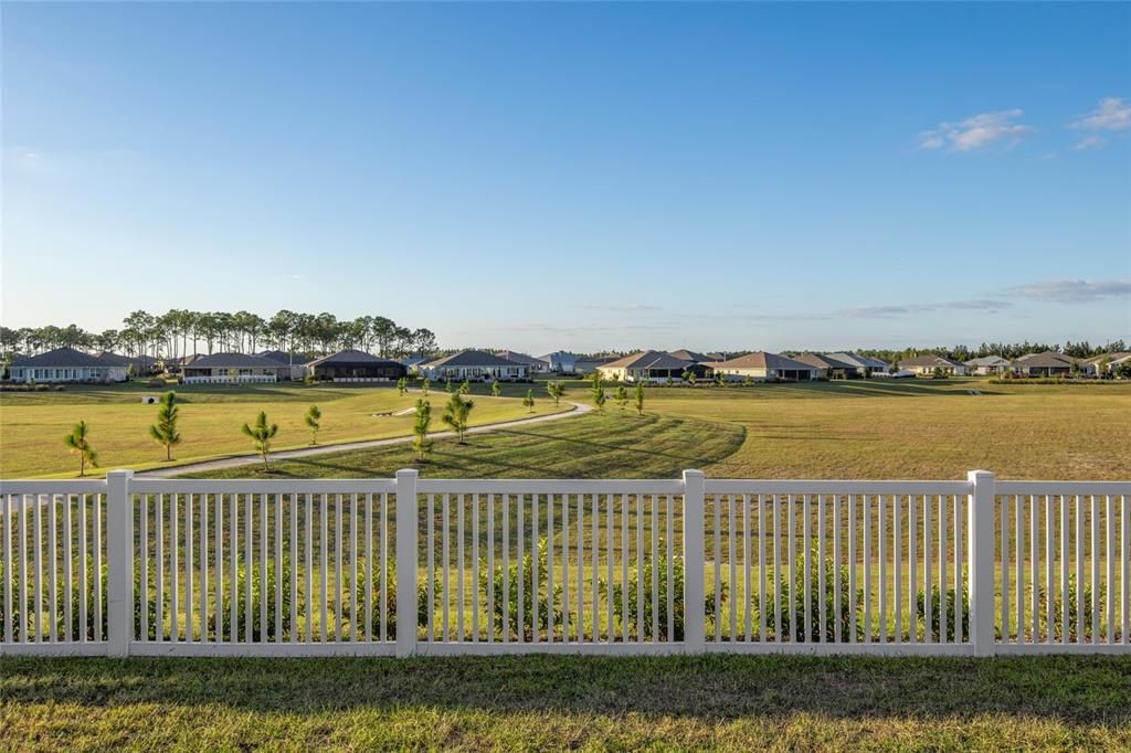 Activo con contrato: $529,000 (3 camas, 3 baños, 2307 Pies cuadrados)