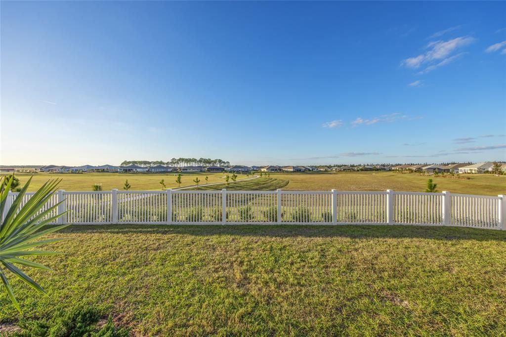 Activo con contrato: $529,000 (3 camas, 3 baños, 2307 Pies cuadrados)