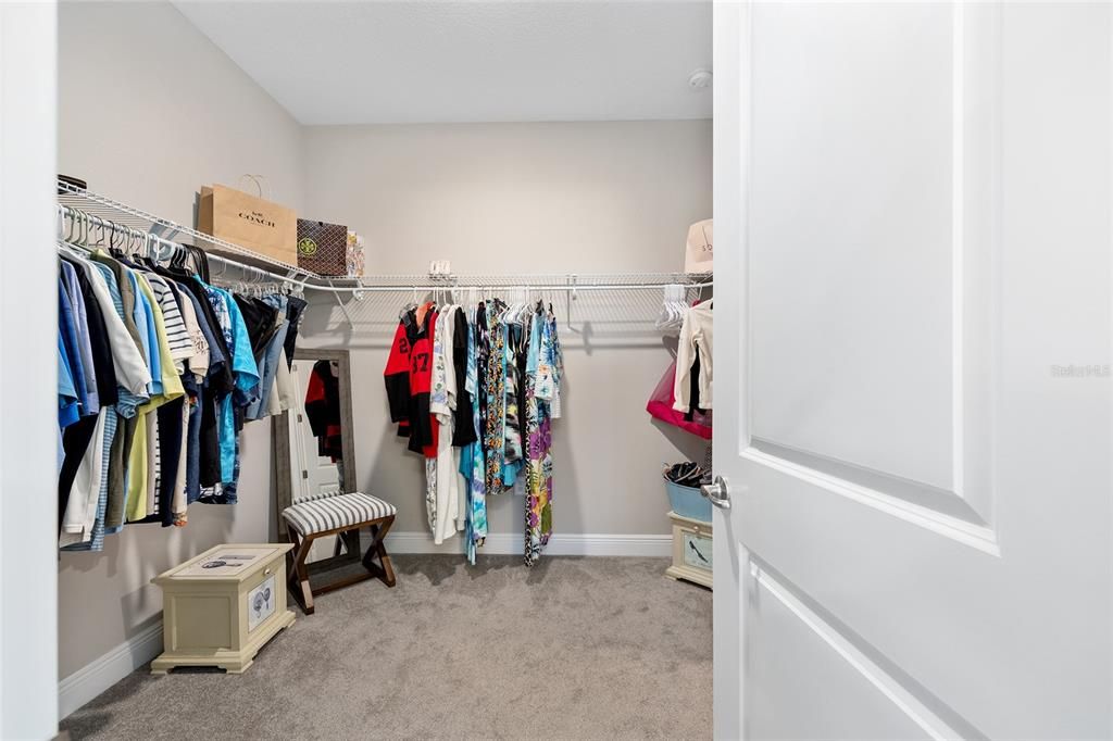 Activo con contrato: $529,000 (3 camas, 3 baños, 2307 Pies cuadrados)