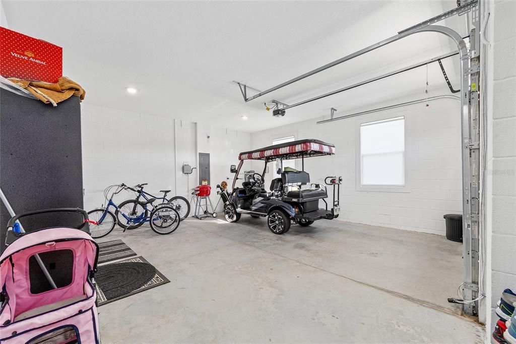 Activo con contrato: $529,000 (3 camas, 3 baños, 2307 Pies cuadrados)