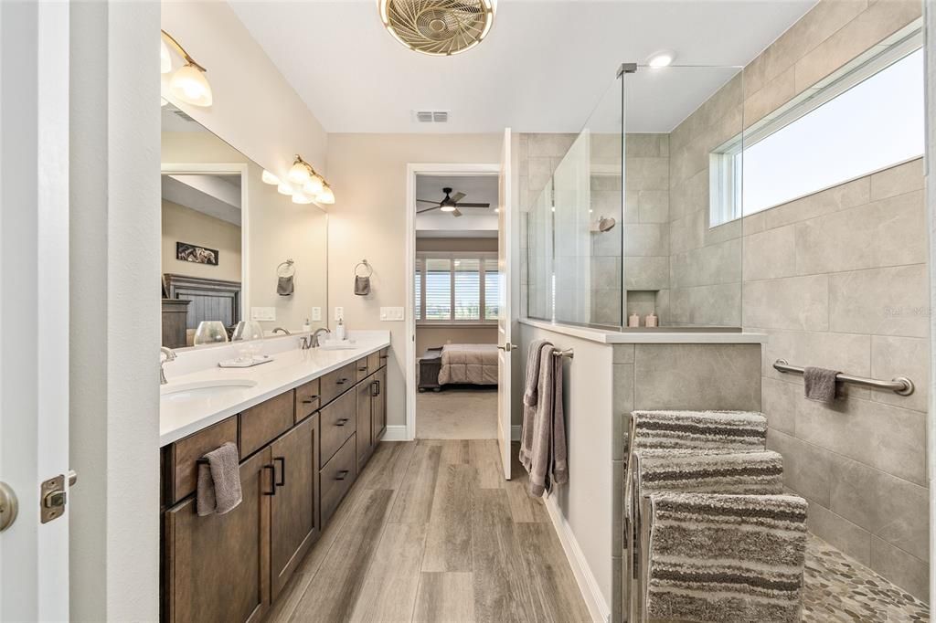 Activo con contrato: $529,000 (3 camas, 3 baños, 2307 Pies cuadrados)