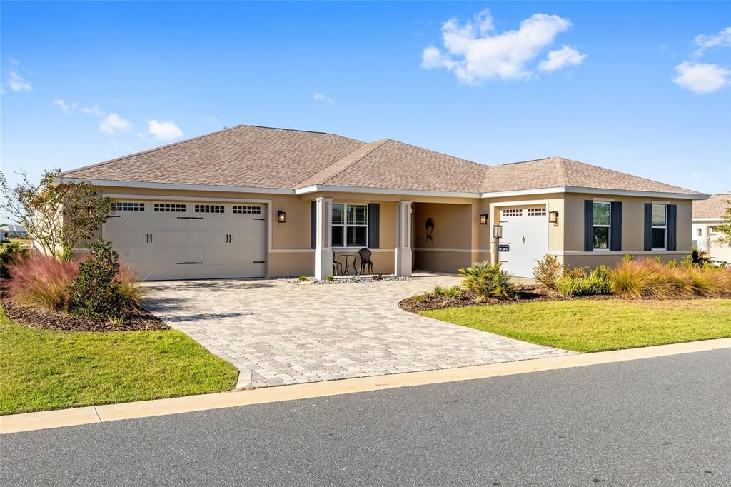 Activo con contrato: $529,000 (3 camas, 3 baños, 2307 Pies cuadrados)