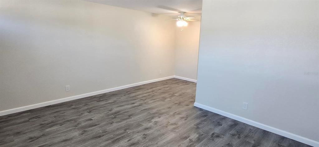 For Sale: $100,000 (2 beds, 1 baths, 722 Square Feet)