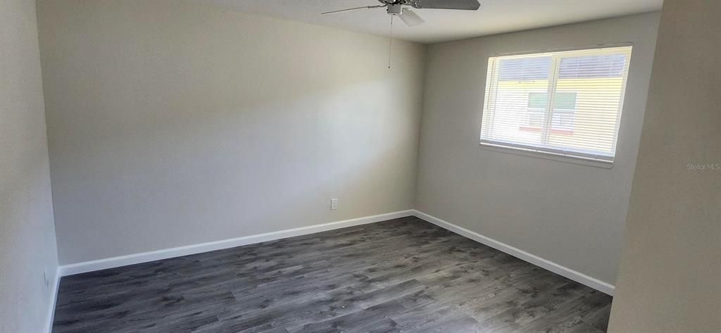 For Sale: $100,000 (2 beds, 1 baths, 722 Square Feet)